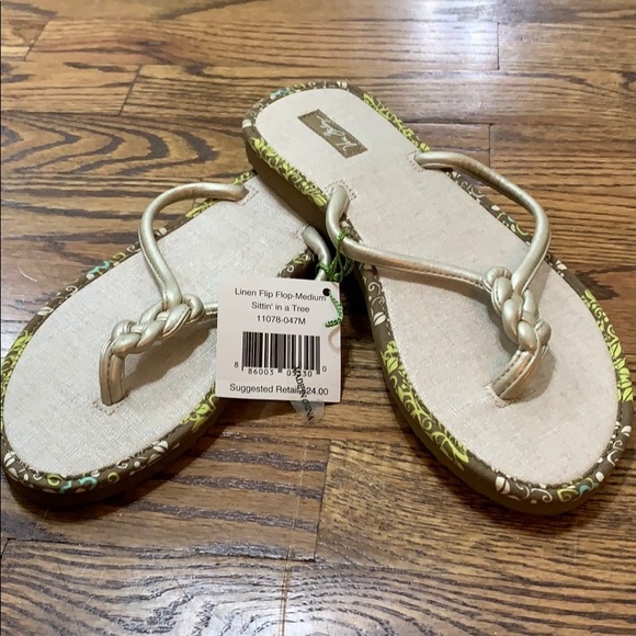 Sale 2 for 15!! NWT Vera Bradley flip flops. - Picture 1 of 4